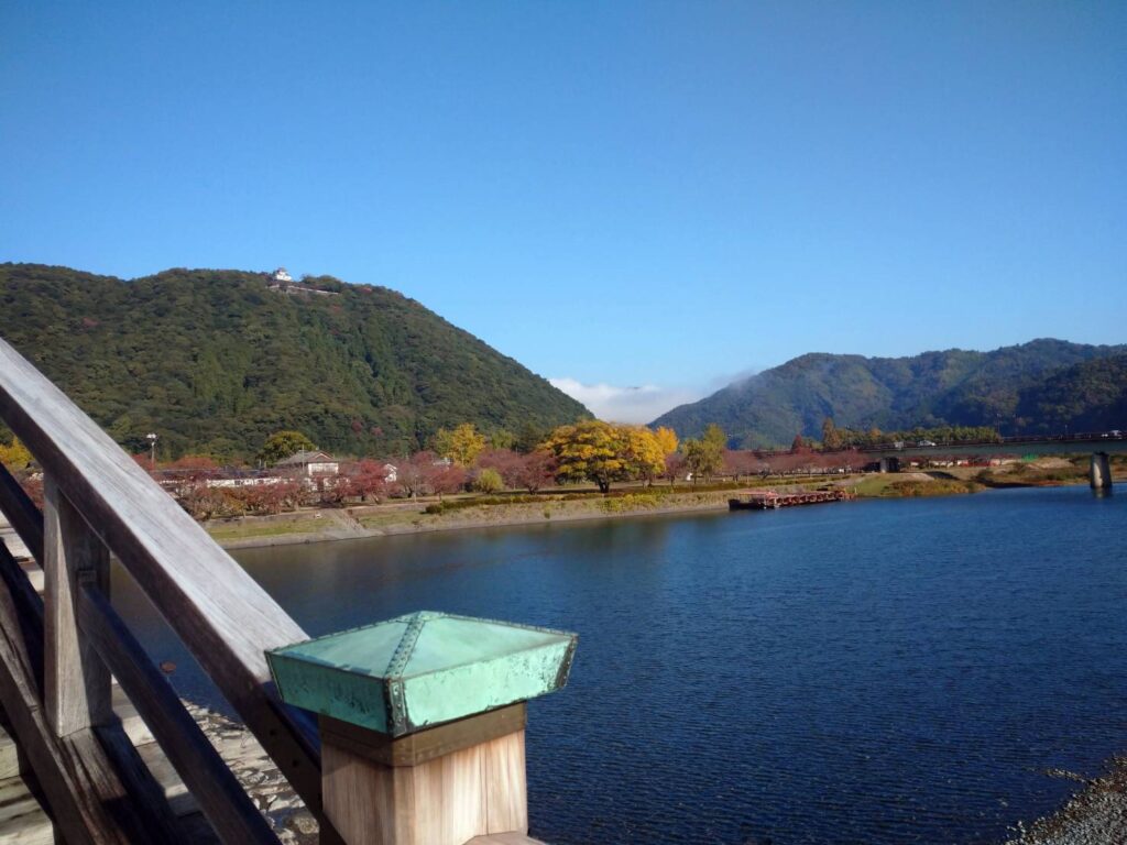 <img src="photo.jpg" alt="錦帯橋の写真">